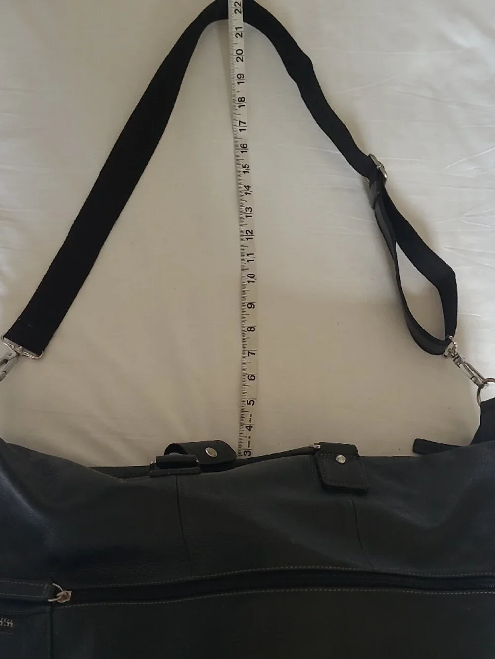 Heyraud Black Leather Duffel Weekender Bag. Shoulder Strap Large Travel Gym